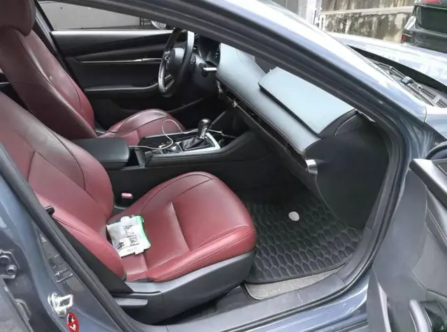 MAZDA 3 AXELA 2022