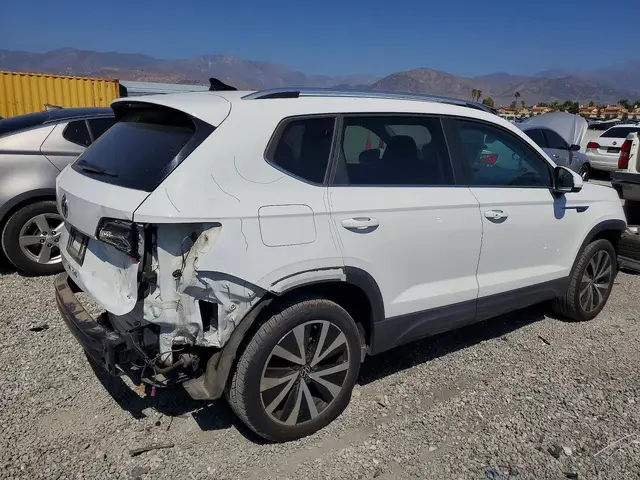 VOLKSWAGEN TAOS SE 2023