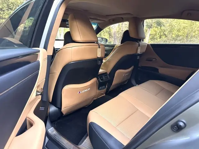 LEXUS ES200 2022