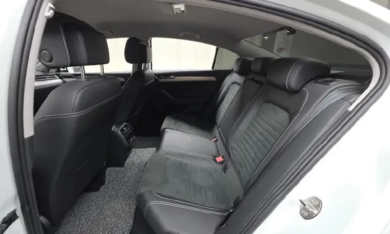 VOLKSWAGEN PASSAT PREMIUM 2022