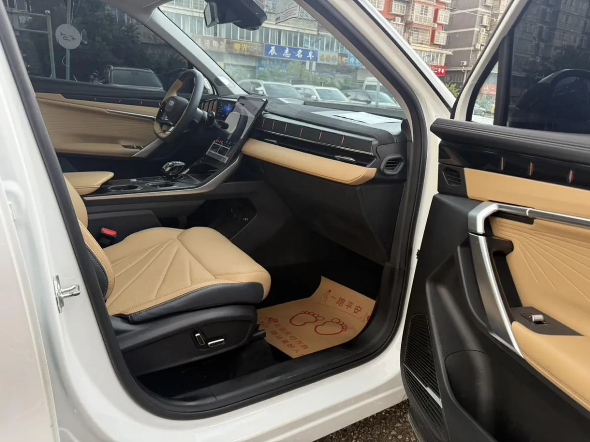 GEELY BOYUE L PREMIUM 2023