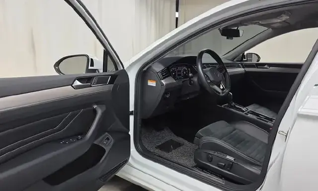 VOLKSWAGEN PASSAT PREMIUM 2022
