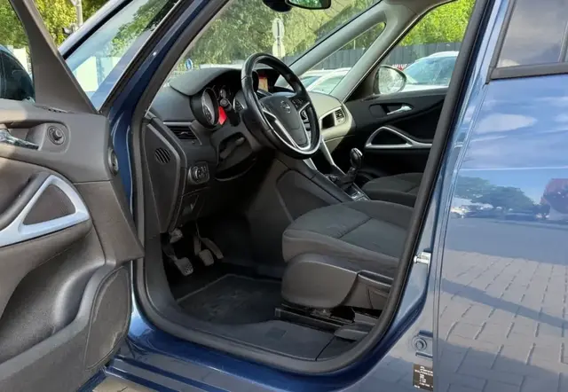 OPEL ZAFIRA C TOURER 2016