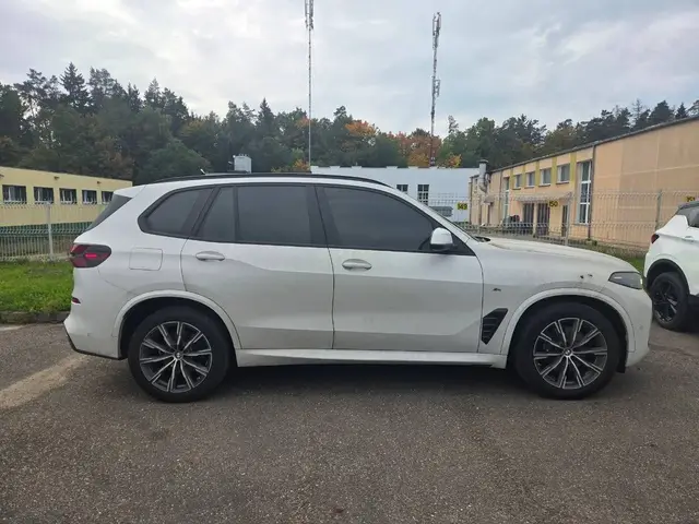 BMW X5 2023
