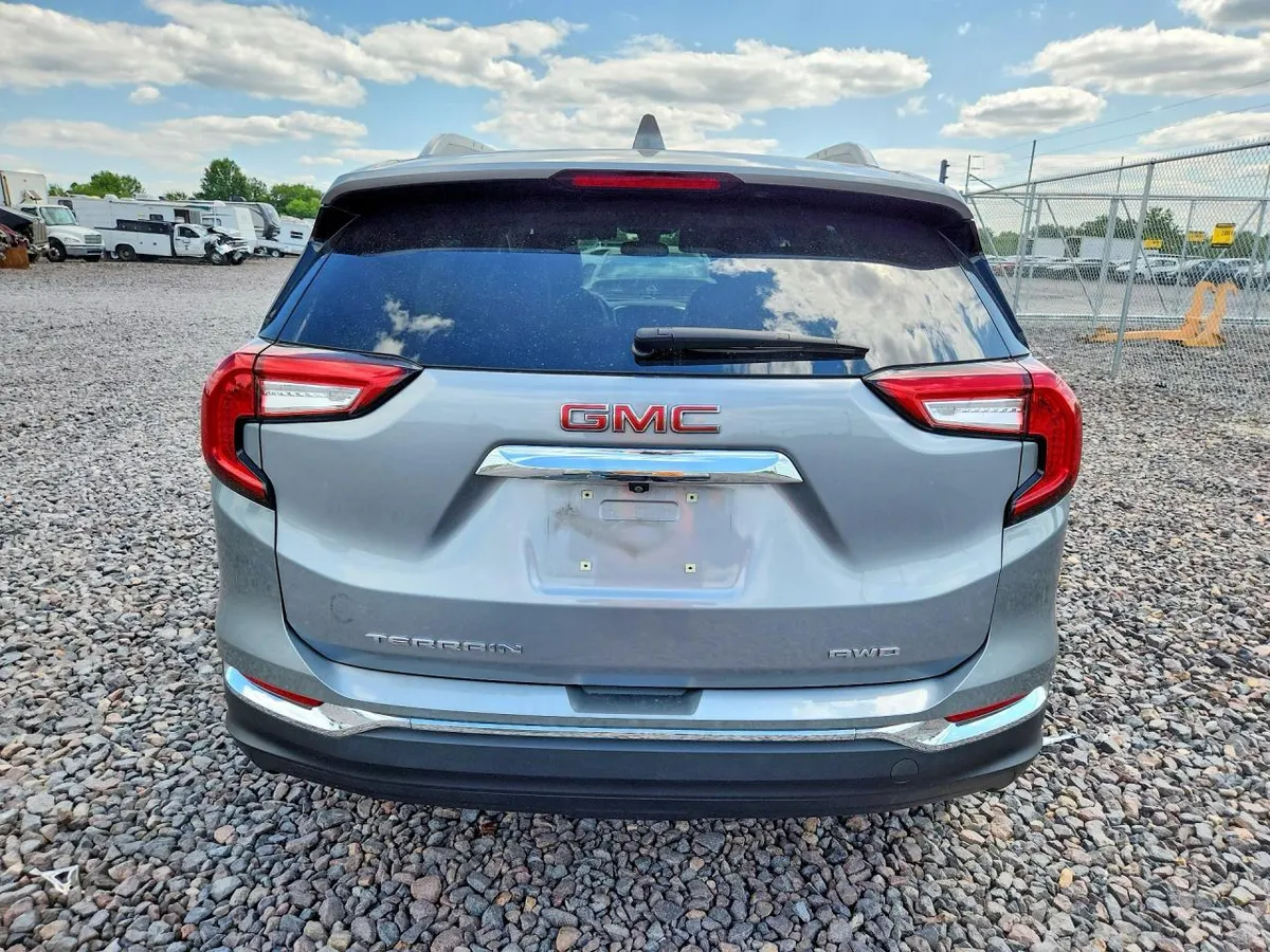 GMC TERRAIN SLT 2023