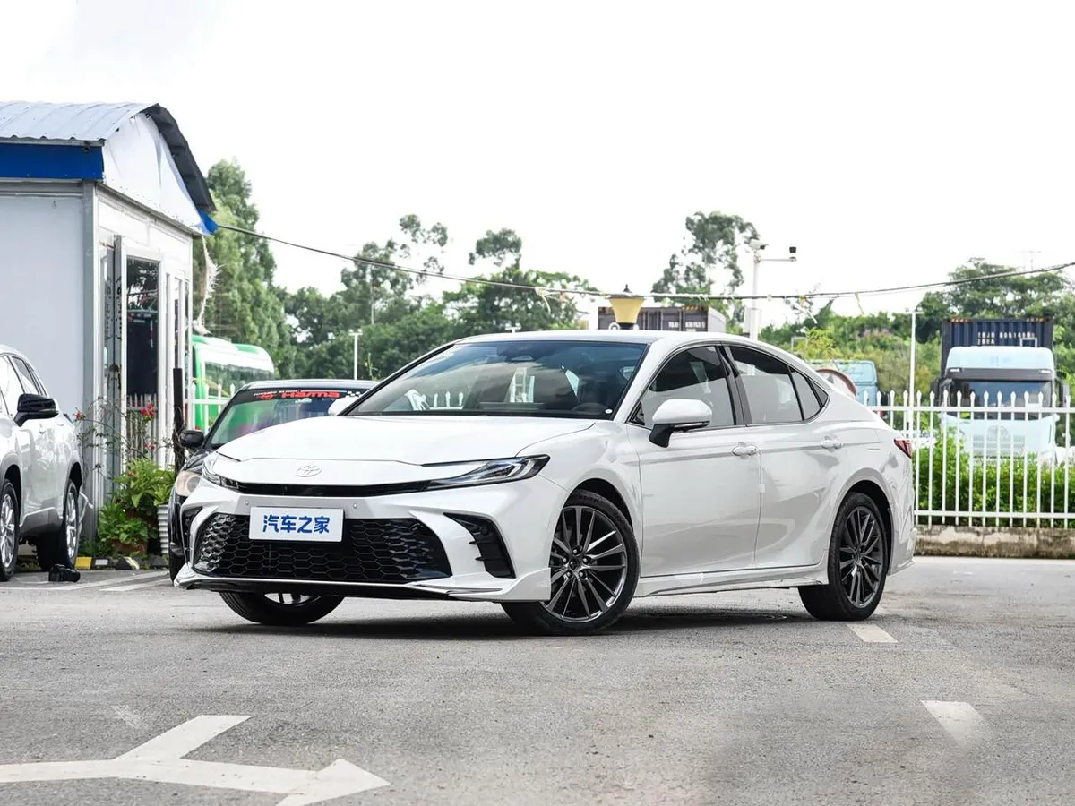 TOYOTA CAMRY 2026