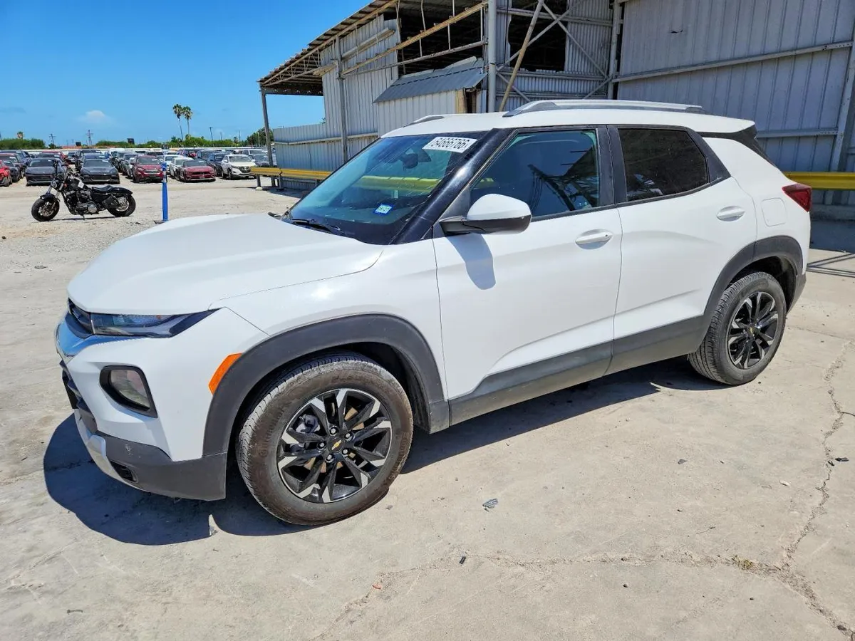NISSAN KICKS 2023