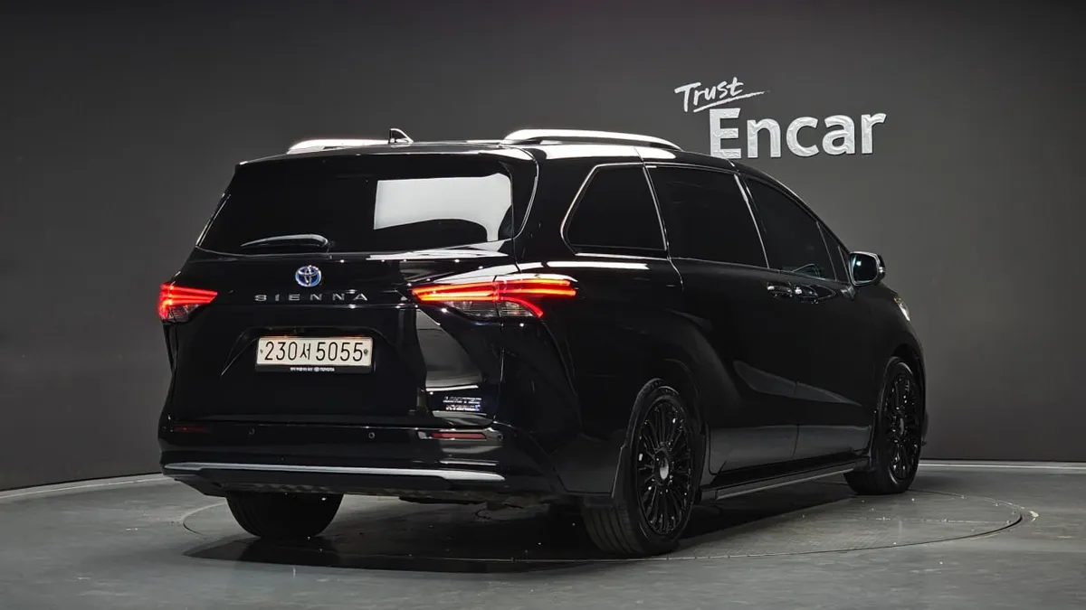 TOYOTA SIENNA 2023