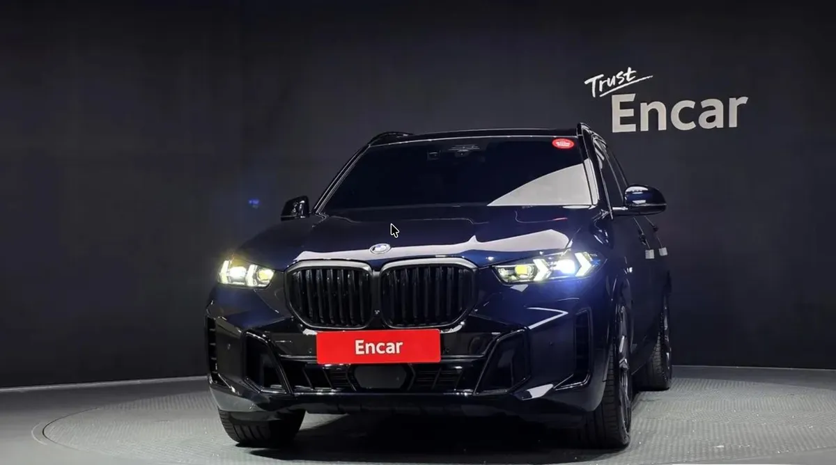 BMW X5 КОМФОРТНЫЙ САЛОН КАМЕРА 360 ПНЕВМОПОДВЕСКА ПРЕМИАЛЬНАЯ АУДИОСИСТЕМА И ПРОЕКЦИОННЫЙ ДИСПЛЕЙ 2023