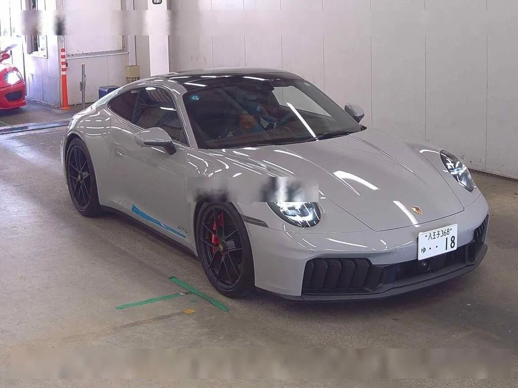 PORSCHE 911 CARRERA GTS 2025
