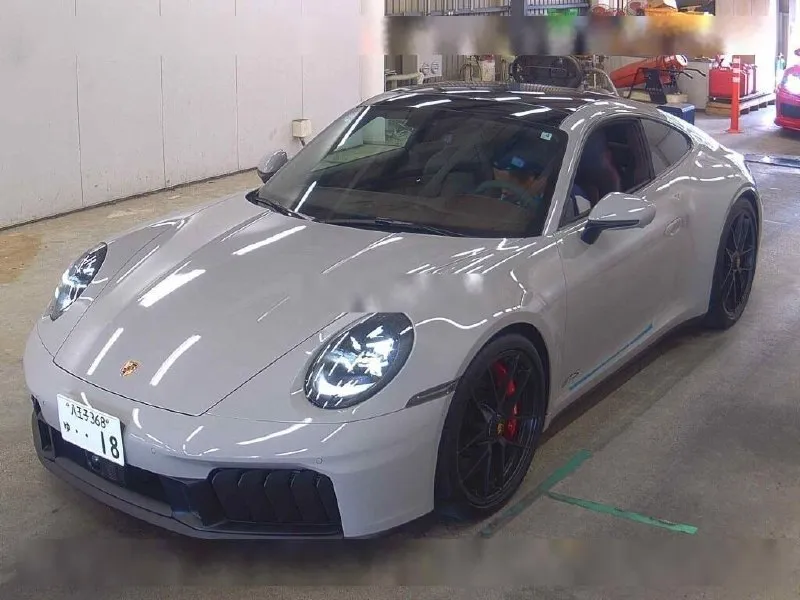 PORSCHE 911 CARRERA GTS 2025