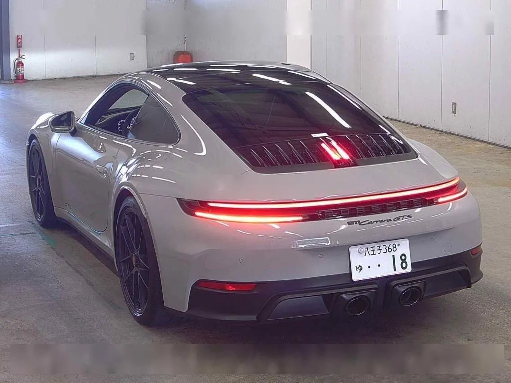 PORSCHE 911 CARRERA GTS 2025