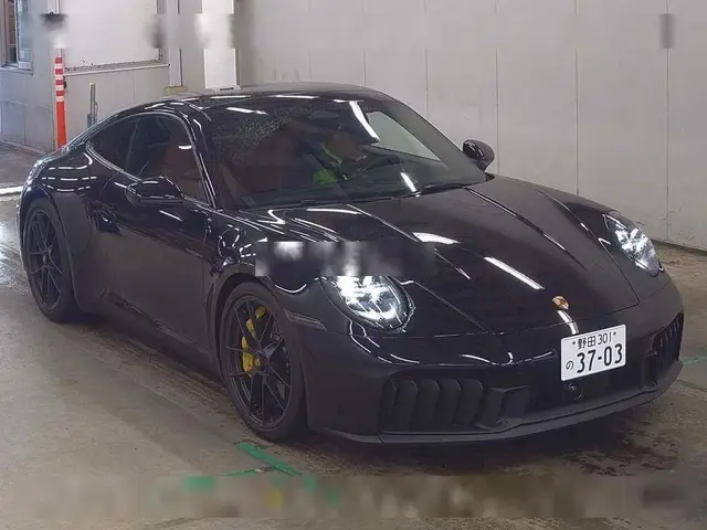 PORSCHE 911 2025