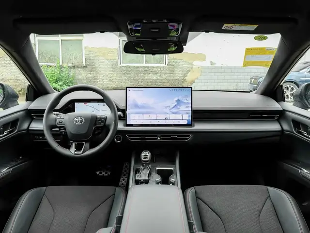 TOYOTA CAMRY 2026