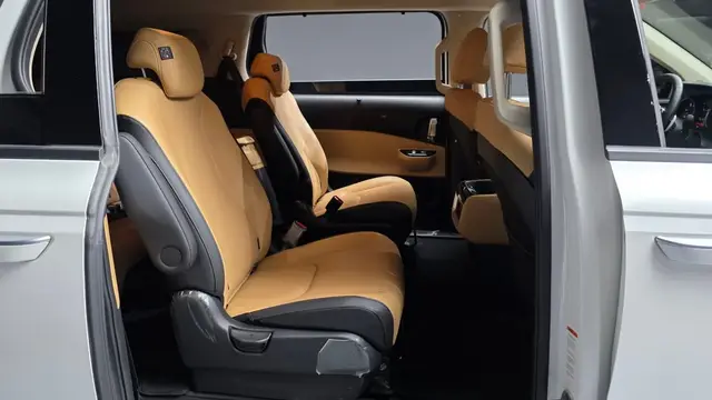 KIA CARNIVAL NOBLESSE 2023