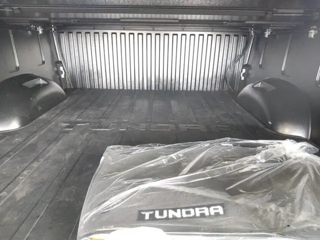 TOYOTA TUNDRA CREWMAX 2024