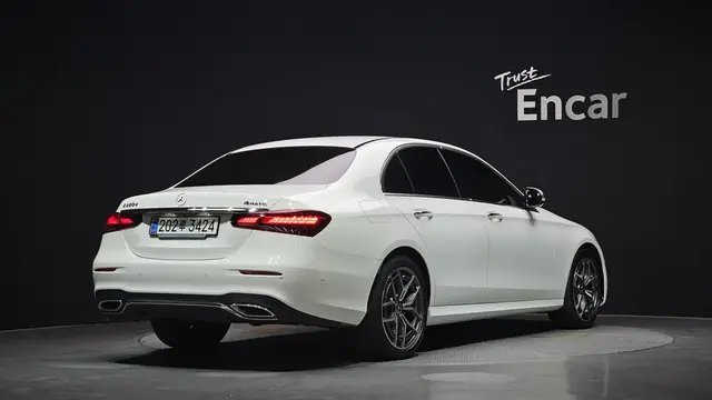 MERCEDES-BENZ E-CLASS 2023