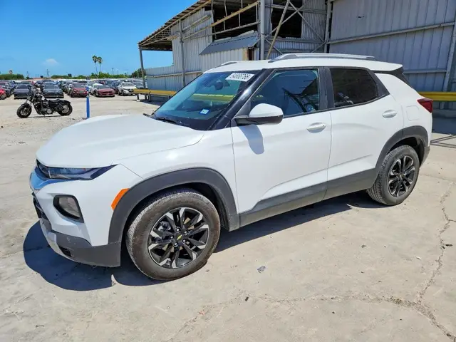 NISSAN KICKS 2023