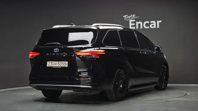 TOYOTA SIENNA 2023