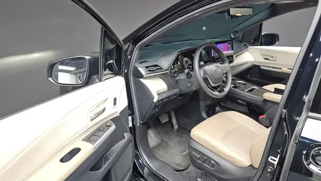 TOYOTA SIENNA 2023