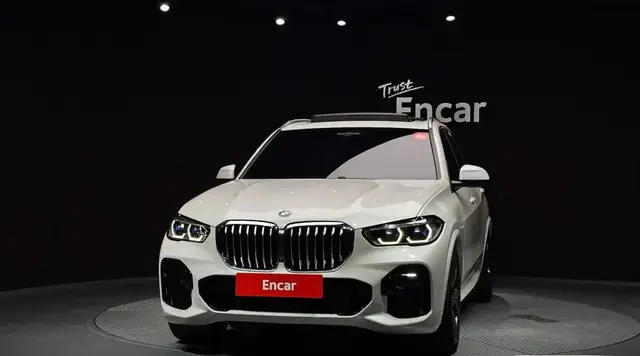 BMW X5 КОМФОРТНЫЙ САЛОН КАМЕРА 360 ПНЕВМОПОДВЕСКА ПРЕМИАЛЬНАЯ АУДИОСИСТЕМА И ПРОЕКЦИОННЫЙ ДИСПЛЕЙ 2023