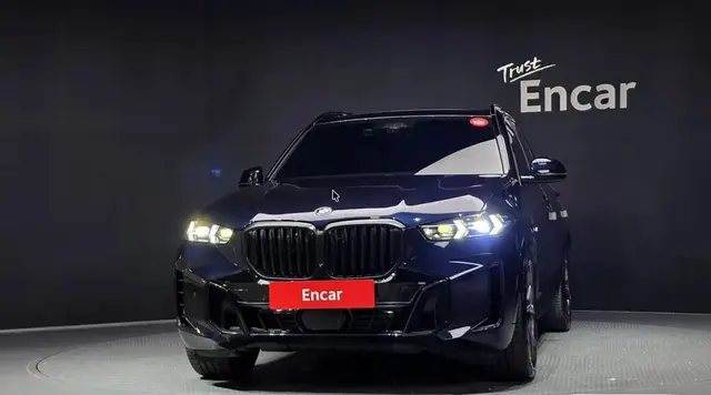 BMW X5 КОМФОРТНЫЙ САЛОН КАМЕРА 360 ПНЕВМОПОДВЕСКА ПРЕМИАЛЬНАЯ АУДИОСИСТЕМА И ПРОЕКЦИОННЫЙ ДИСПЛЕЙ 2023