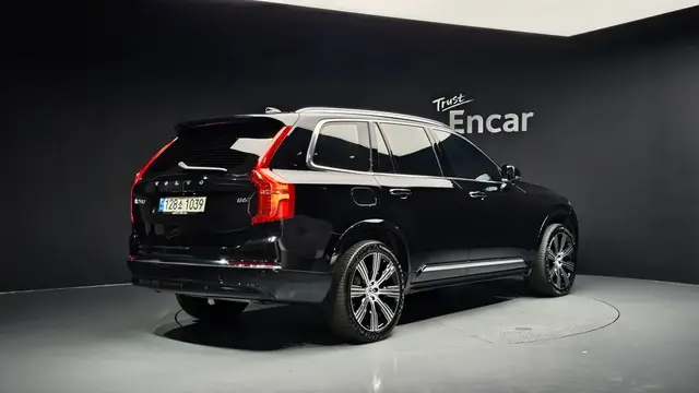 VOLVO XC90 2023