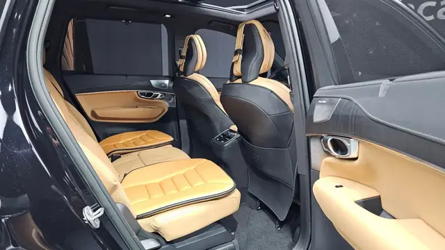 VOLVO XC90 2023