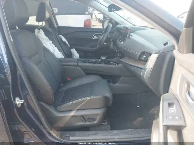 NISSAN ROGUE PLATINUM INTELLIGENT 2024