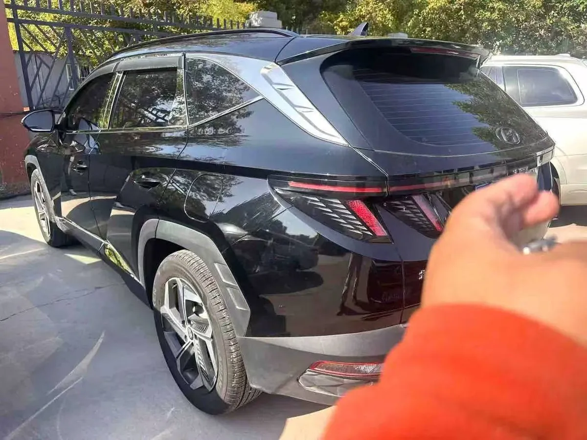 HYUNDAI TUCSON PREMIUM 2023
