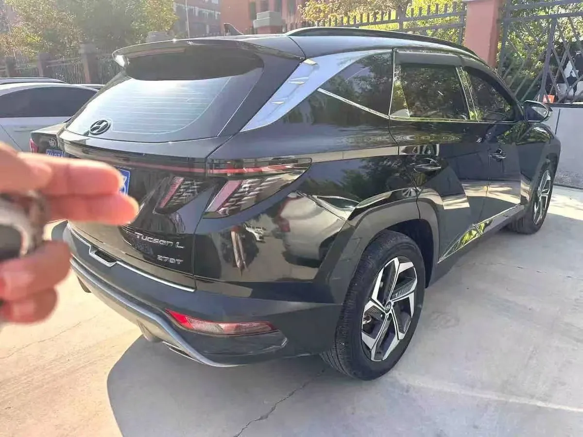 HYUNDAI TUCSON PREMIUM 2023