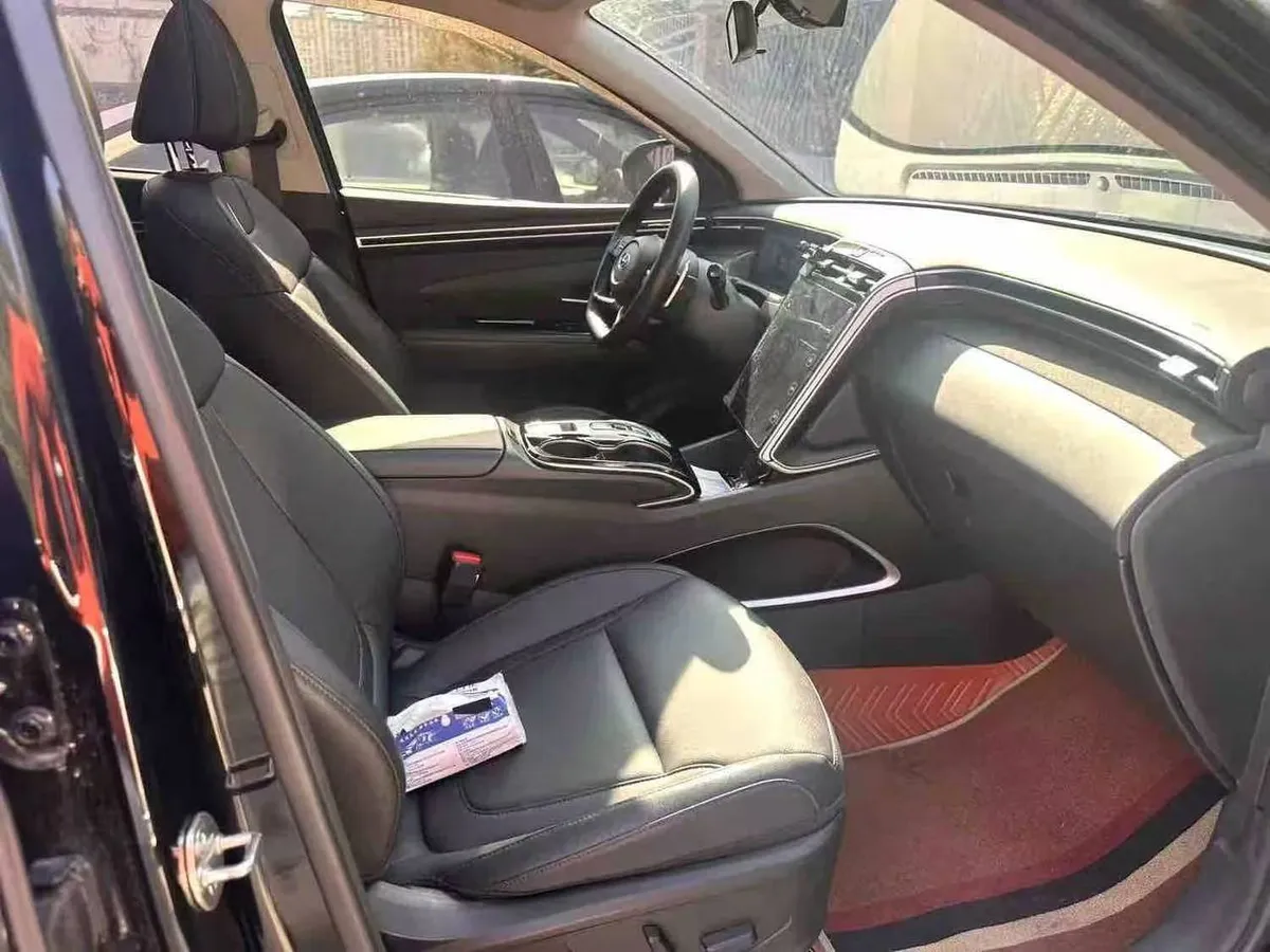 HYUNDAI TUCSON PREMIUM 2023