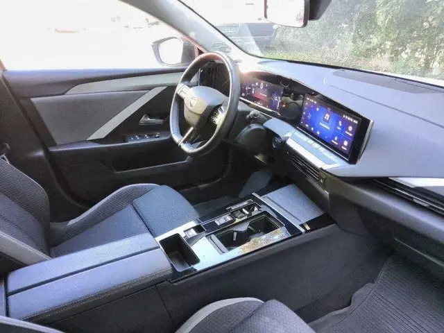 OPEL ASTRA 2023