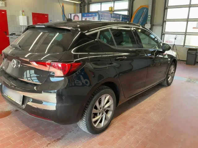 OPEL ASTRA 2021