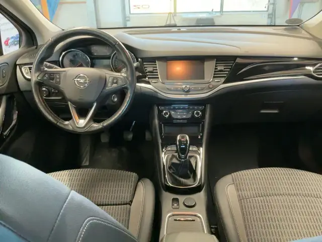 OPEL ASTRA 2021