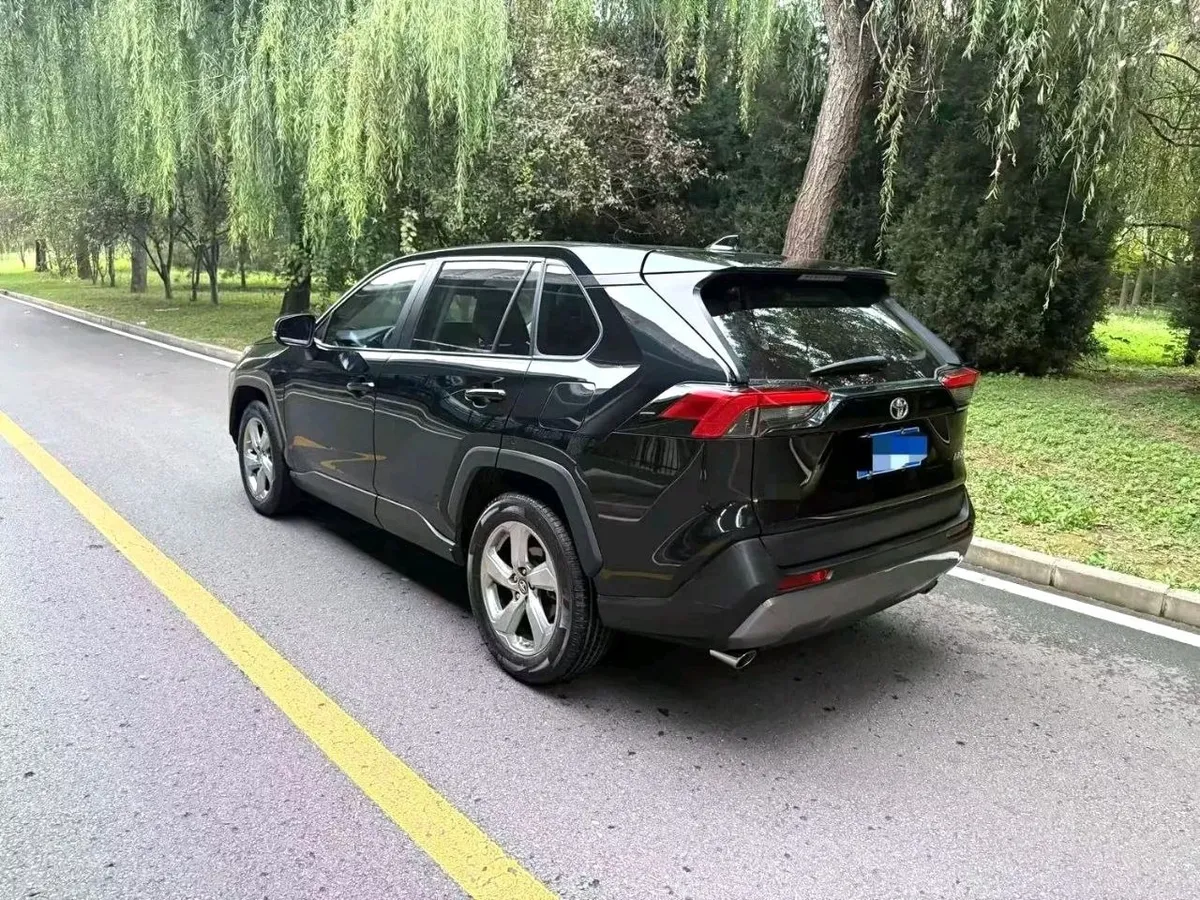 TOYOTA RAV4 2023