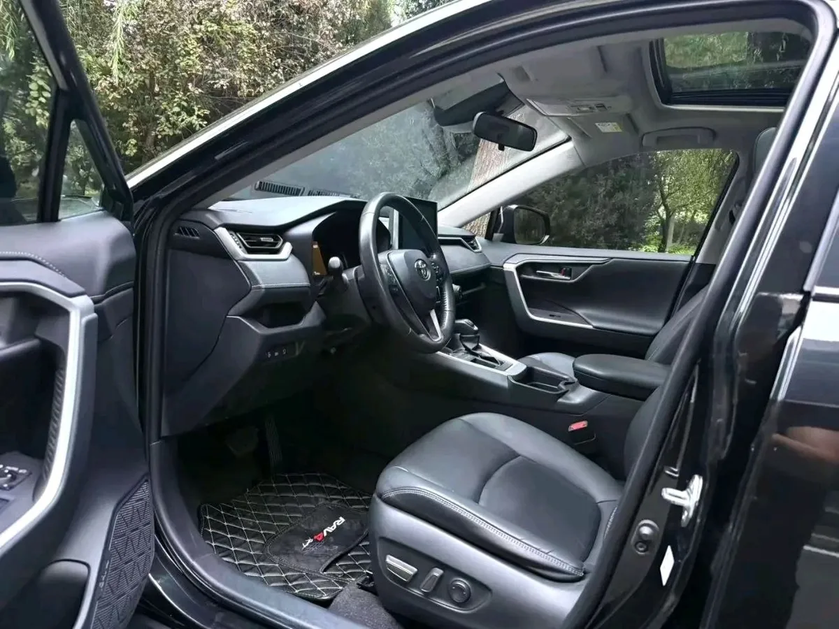 TOYOTA RAV4 2023