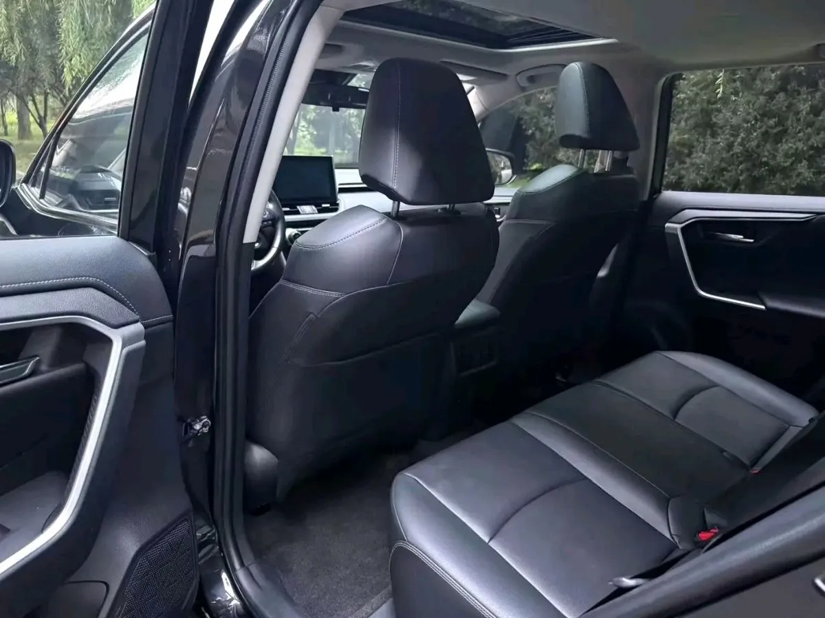 TOYOTA RAV4 2023