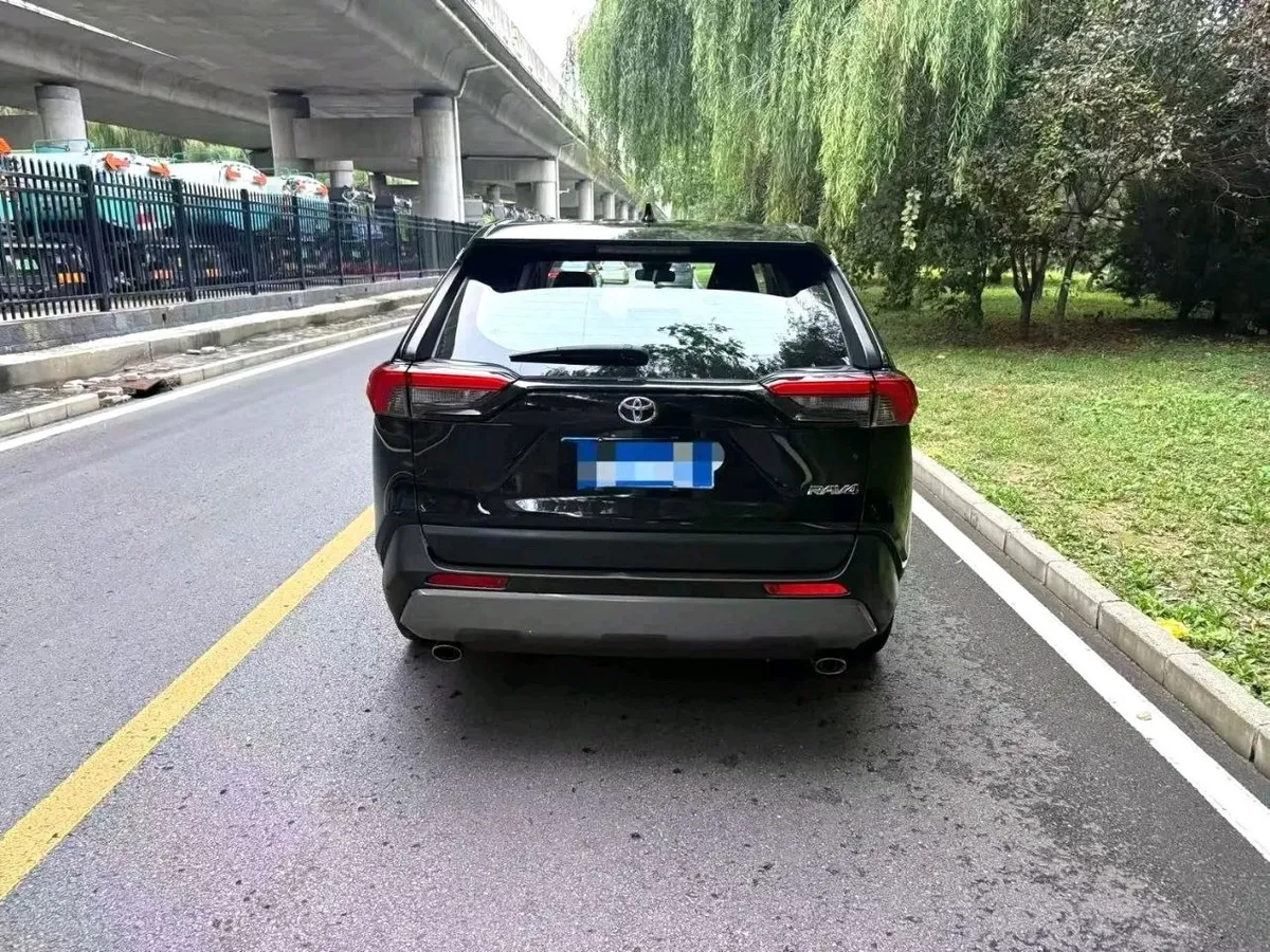 TOYOTA RAV4 2023