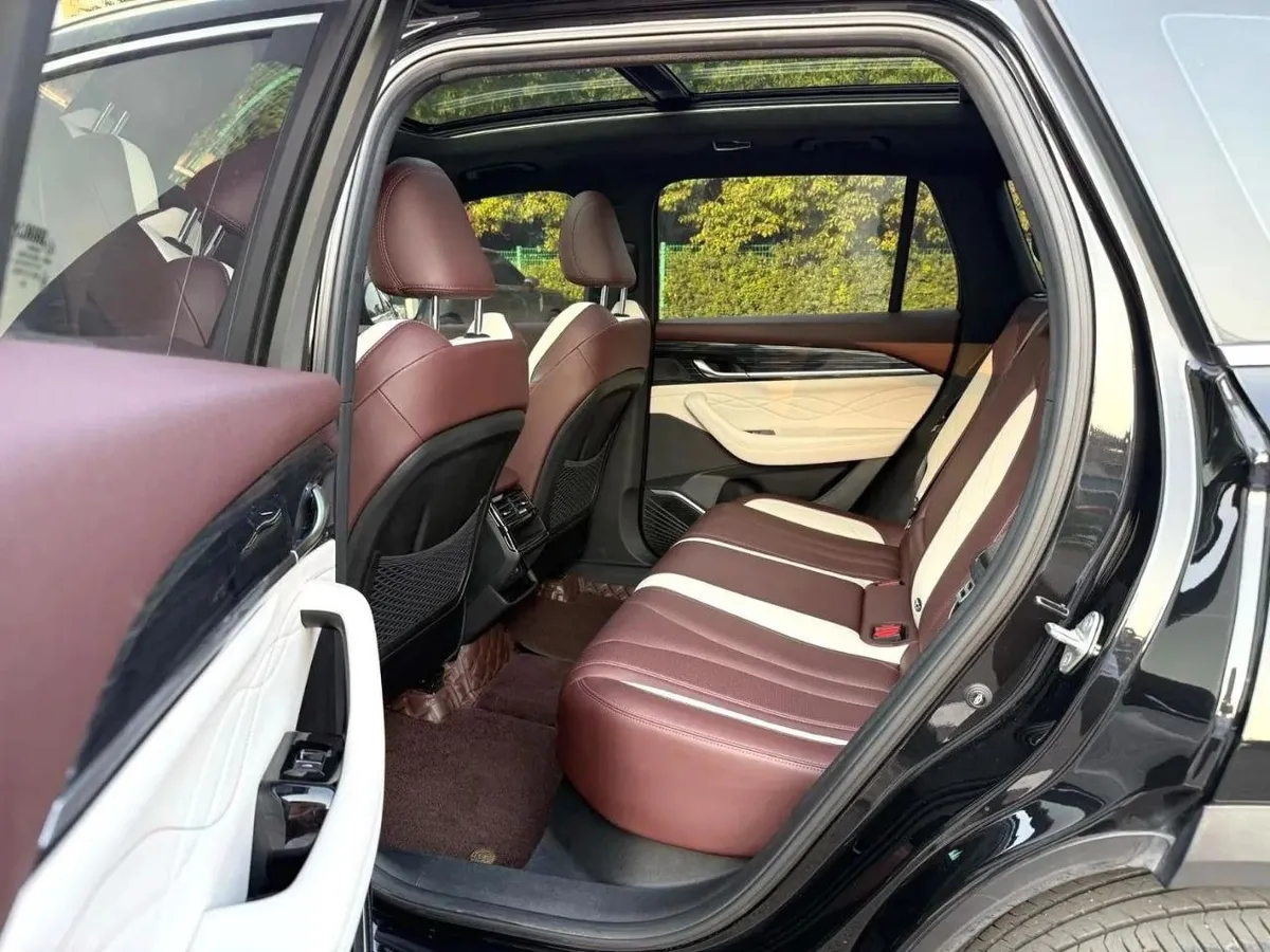 GEELY MONJARO PREMIUM 2022