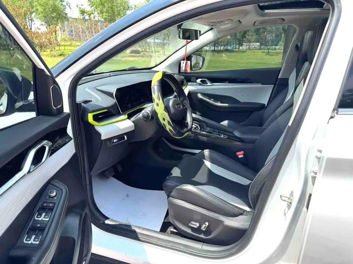 GEELY COOLRAY 2023
