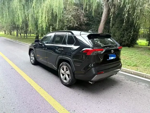 TOYOTA RAV4 2023