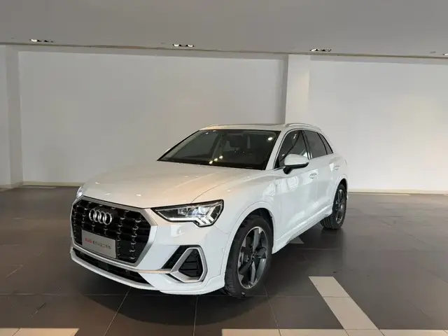 AUDI Q3 2023