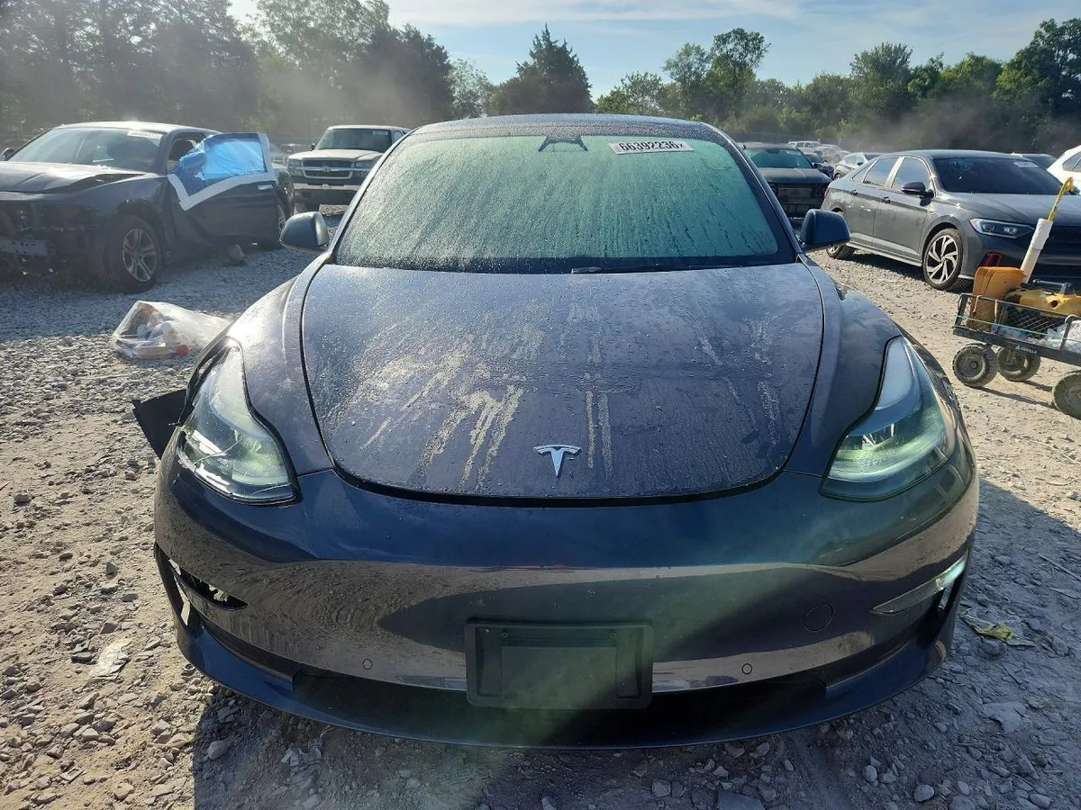 TESLA MODEL 3 02/2022 2022