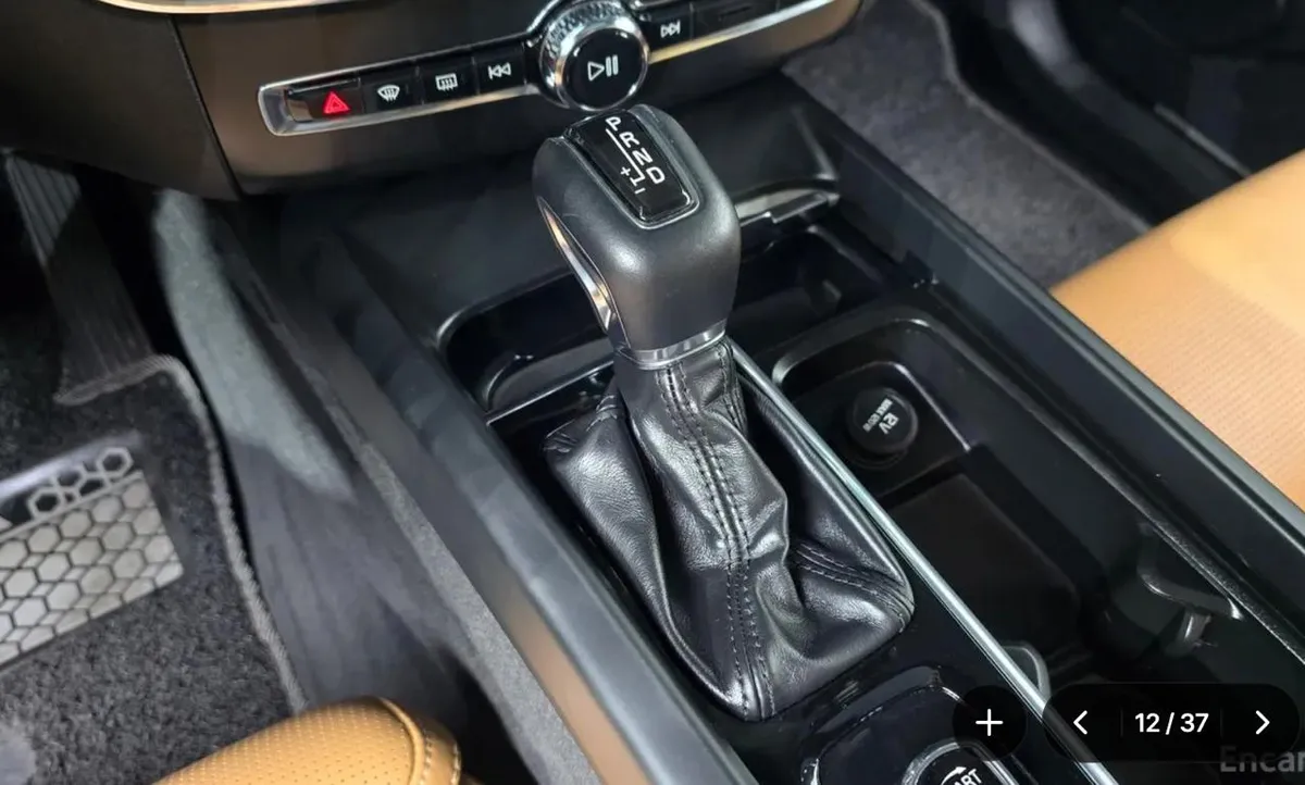 VOLVO XC60 2019
