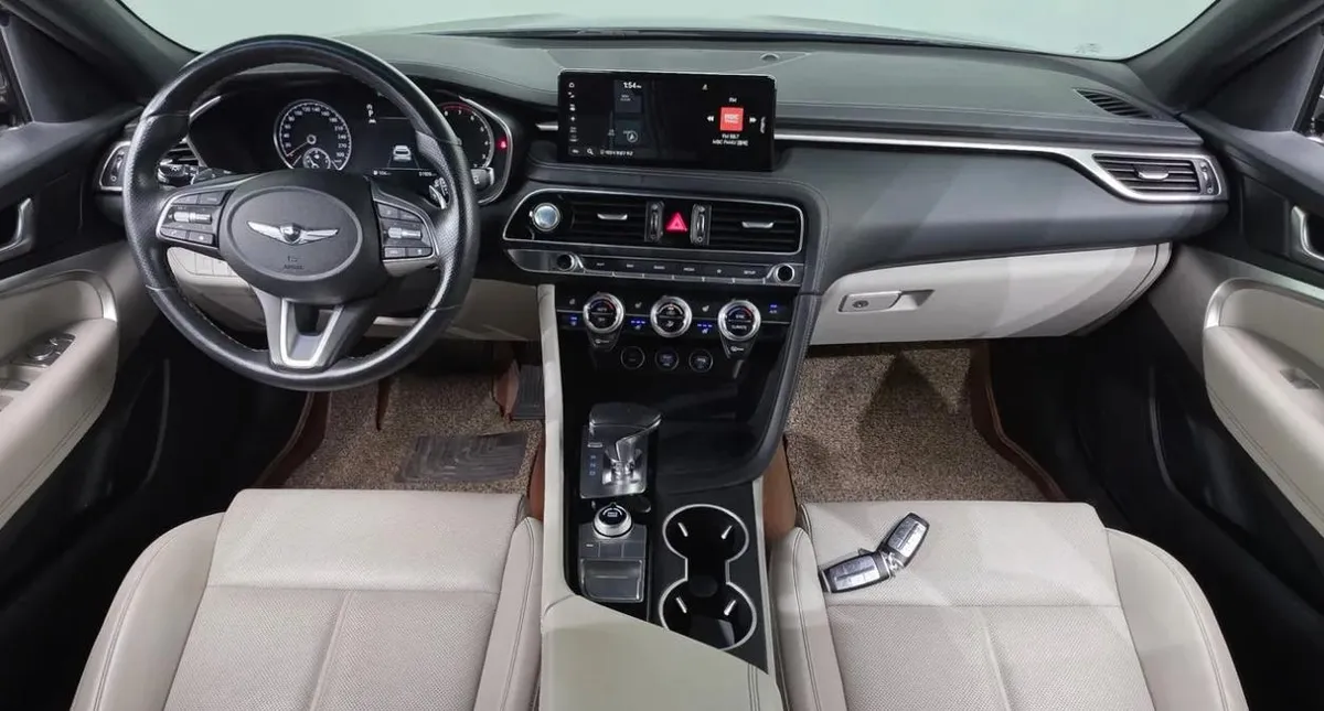GENESIS G70 КОЖАНЫЙ САЛОН С ПОДОГРЕВАМИ И ВЕНТИЛЯЦИЕЙ ЦИФРОВАЯ 3D-ПРИБОРНАЯ ПАНЕЛЬ ПРОЕКЦИОННЫЙ ДИСПЛЕЙ (HUD) МУ 2023
