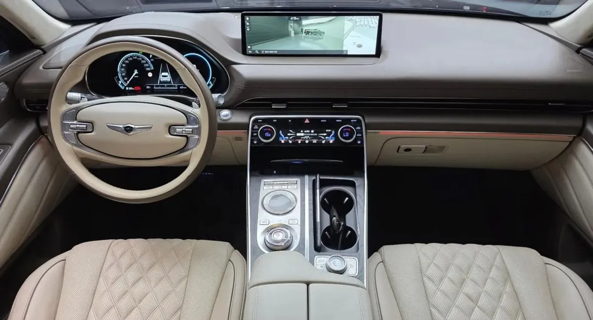 GENESIS GV80 КОЖАНЫЙ САЛОН С ПОДОГРЕВОМ ВЕНТИЛЯЦИЕЙ И ЭЛЕКТРОРЕГУЛИРОВКАМИ ПАНОРАМНАЯ КРЫША ЦИФРОВАЯ 3D-ПРИБОРНАЯ 2022