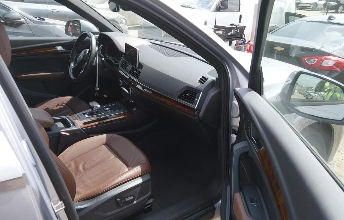 AUDI Q5 2.0T PREMIUM/2.0T TECH PREMIUM 2017