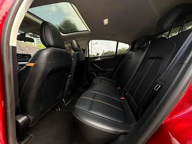 FORD FOCUS HATCHBACK ECOBOOST 180 2022