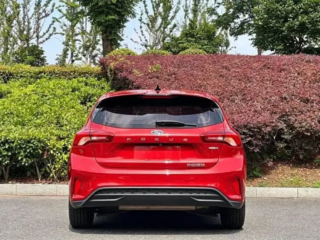 FORD FOCUS HATCHBACK ECOBOOST 180 2022